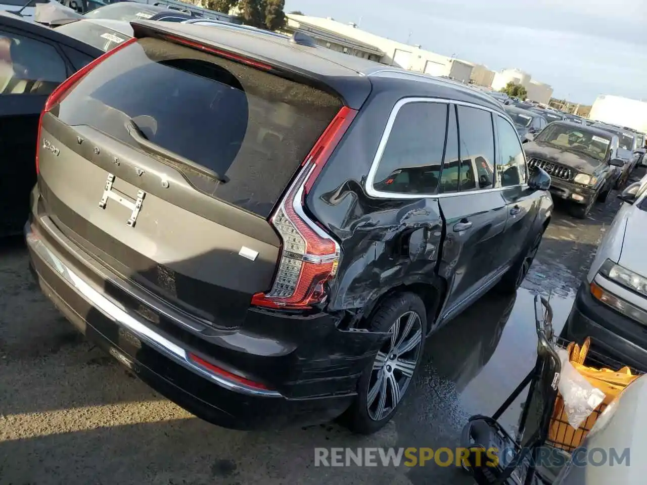 3 Photograph of a damaged car YV4H60CV3P1923504 VOLVO XC90 CORE 2023