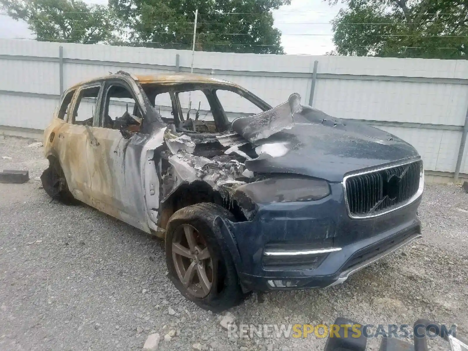 1 Фотография поврежденного автомобиля YV4102CK1K1461084 VOLVO XC90 T5 2019