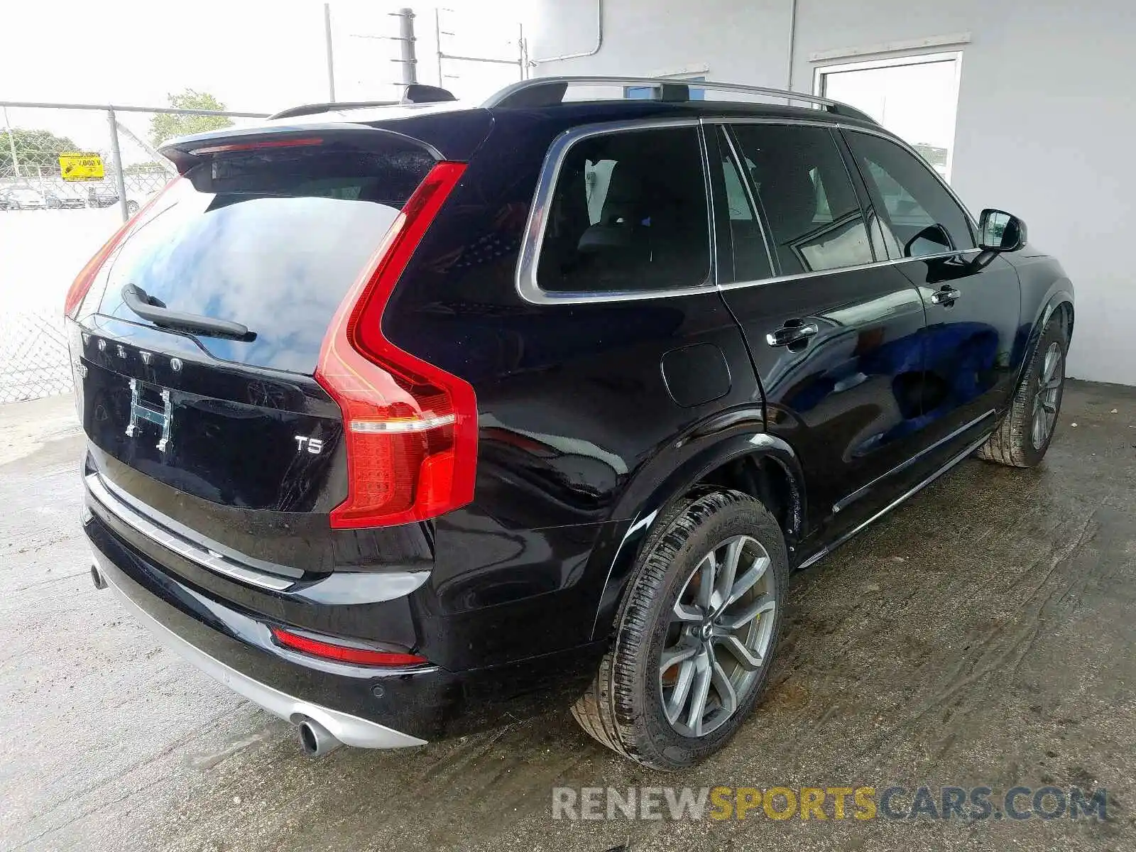 4 Photograph of a damaged car YV4102CK7K1511258 VOLVO XC90 T5 MO 2019