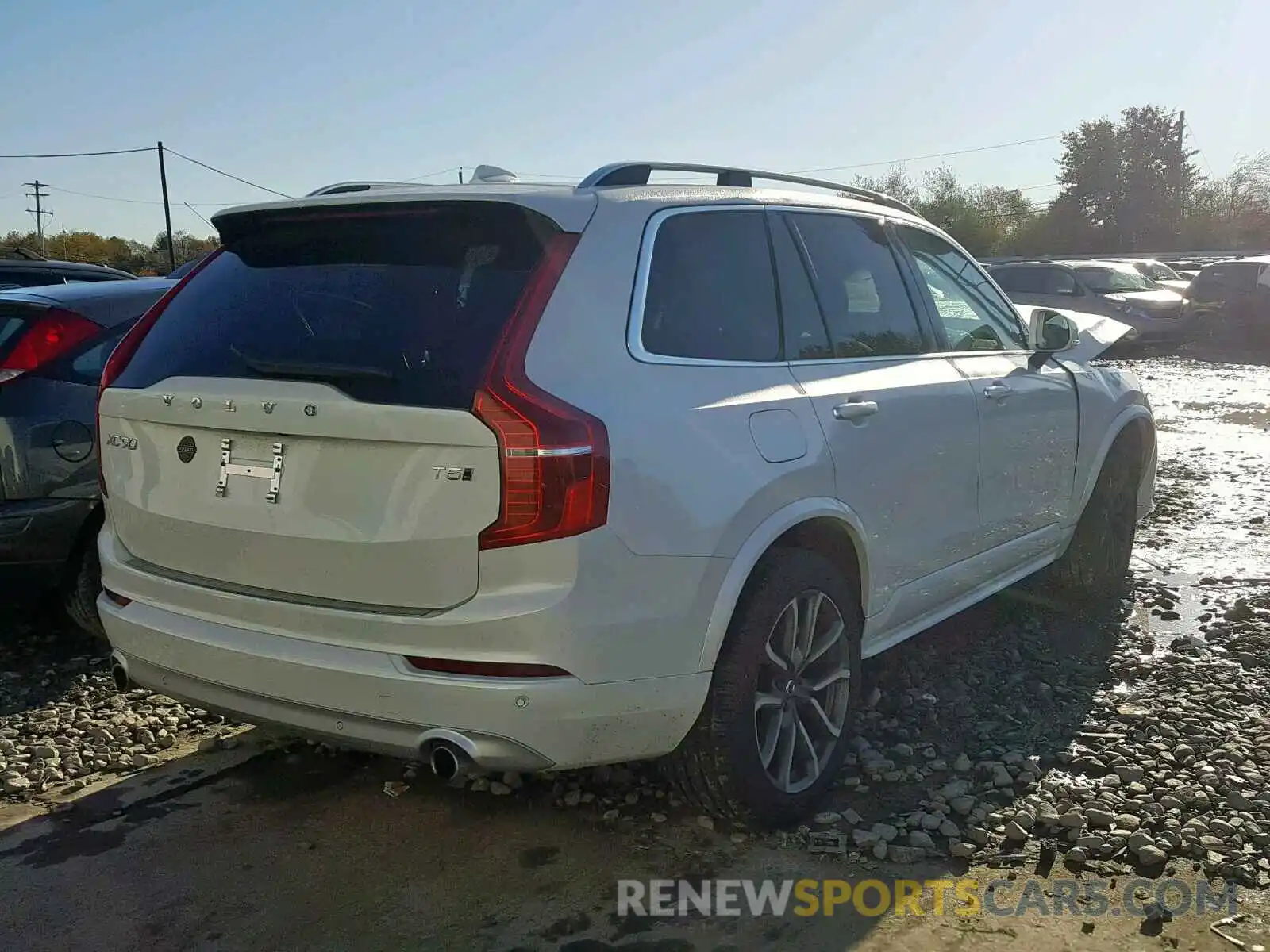 4 Photograph of a damaged car YV4102PK6K1502061 VOLVO XC90 T5 MO 2019