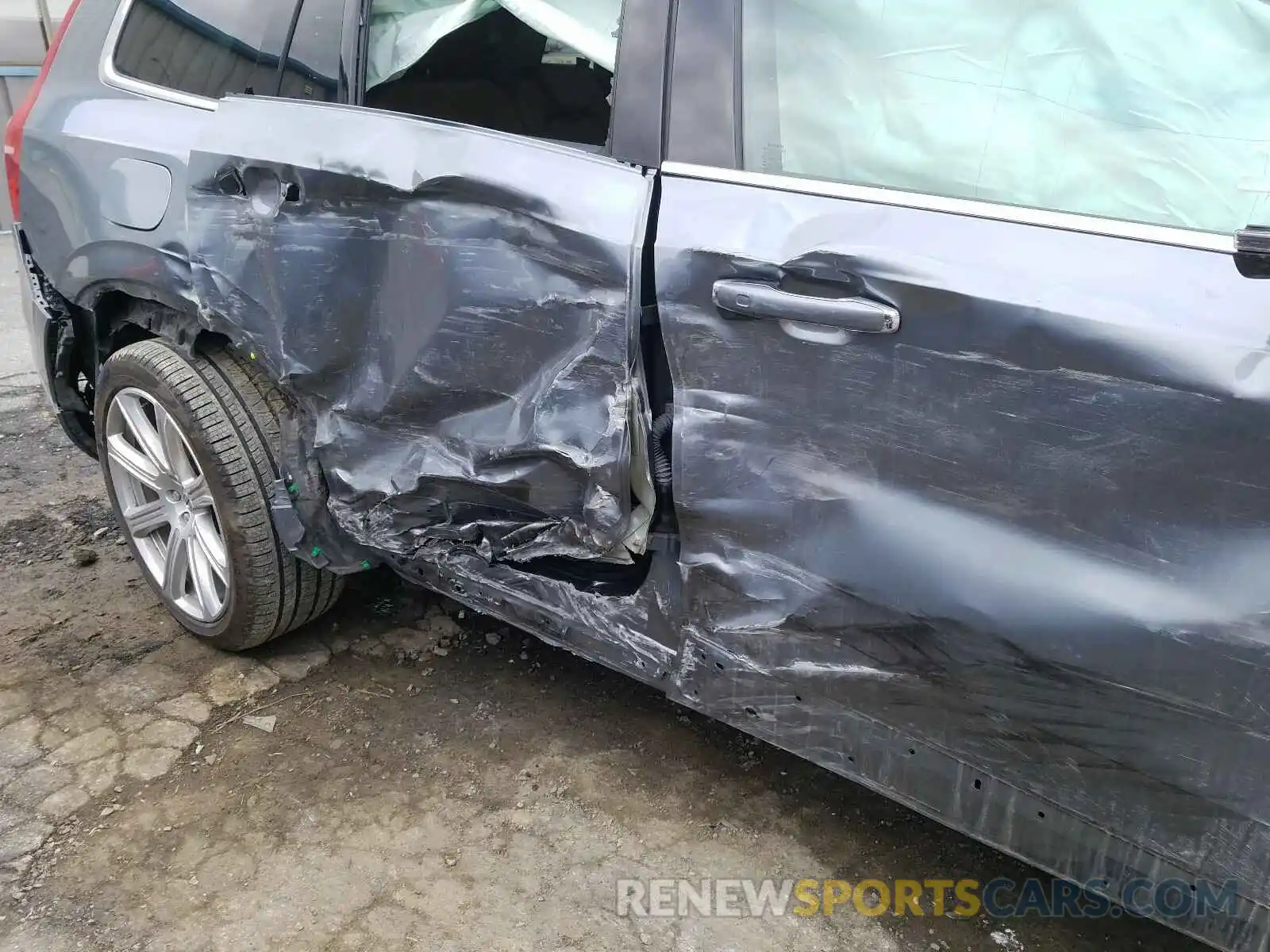 9 Photograph of a damaged car YV4A22PL5K1442843 VOLVO XC90 T6 IN 2019