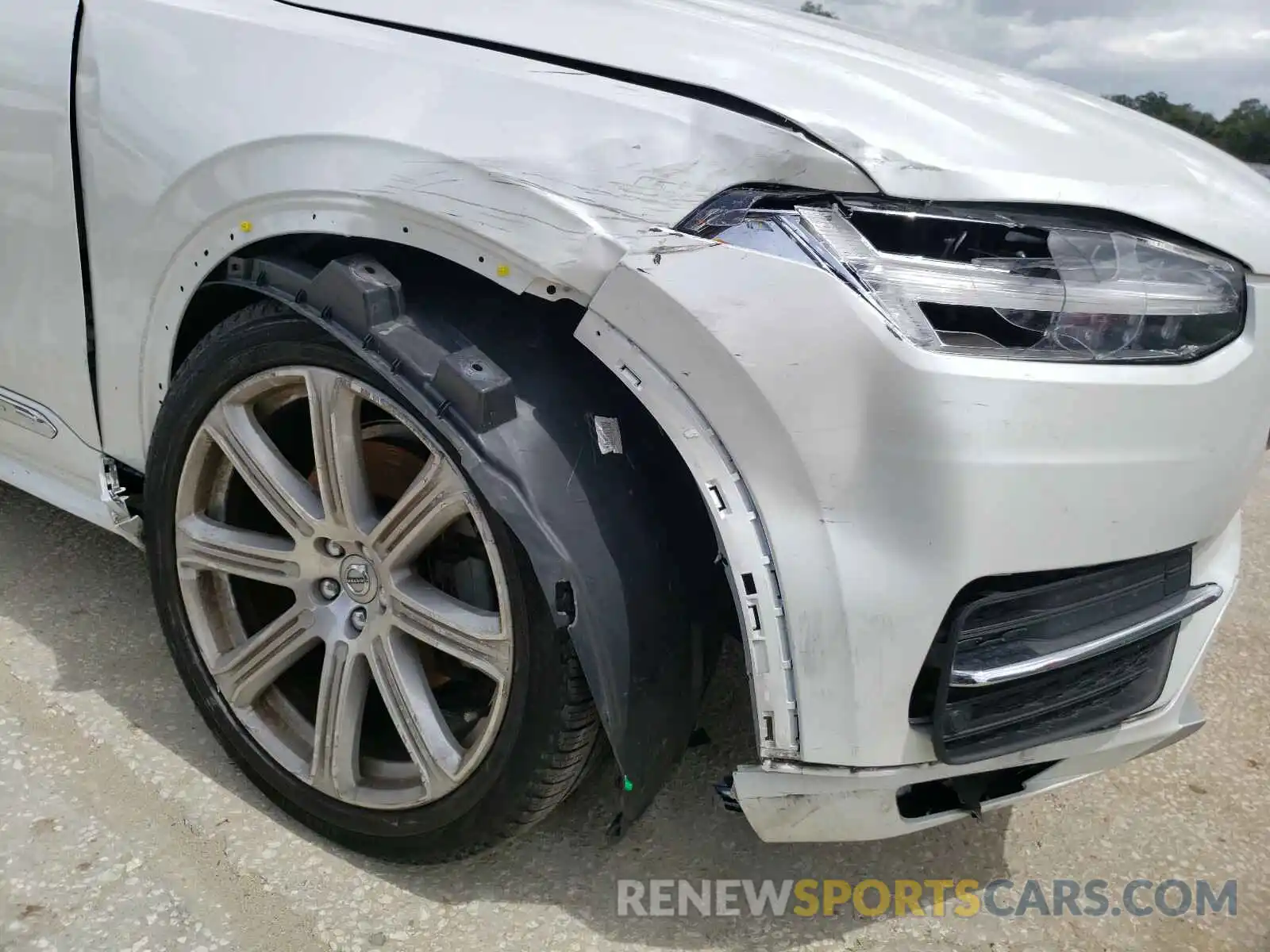 9 Photograph of a damaged car YV4A22PL7K1494295 VOLVO XC90 T6 IN 2019