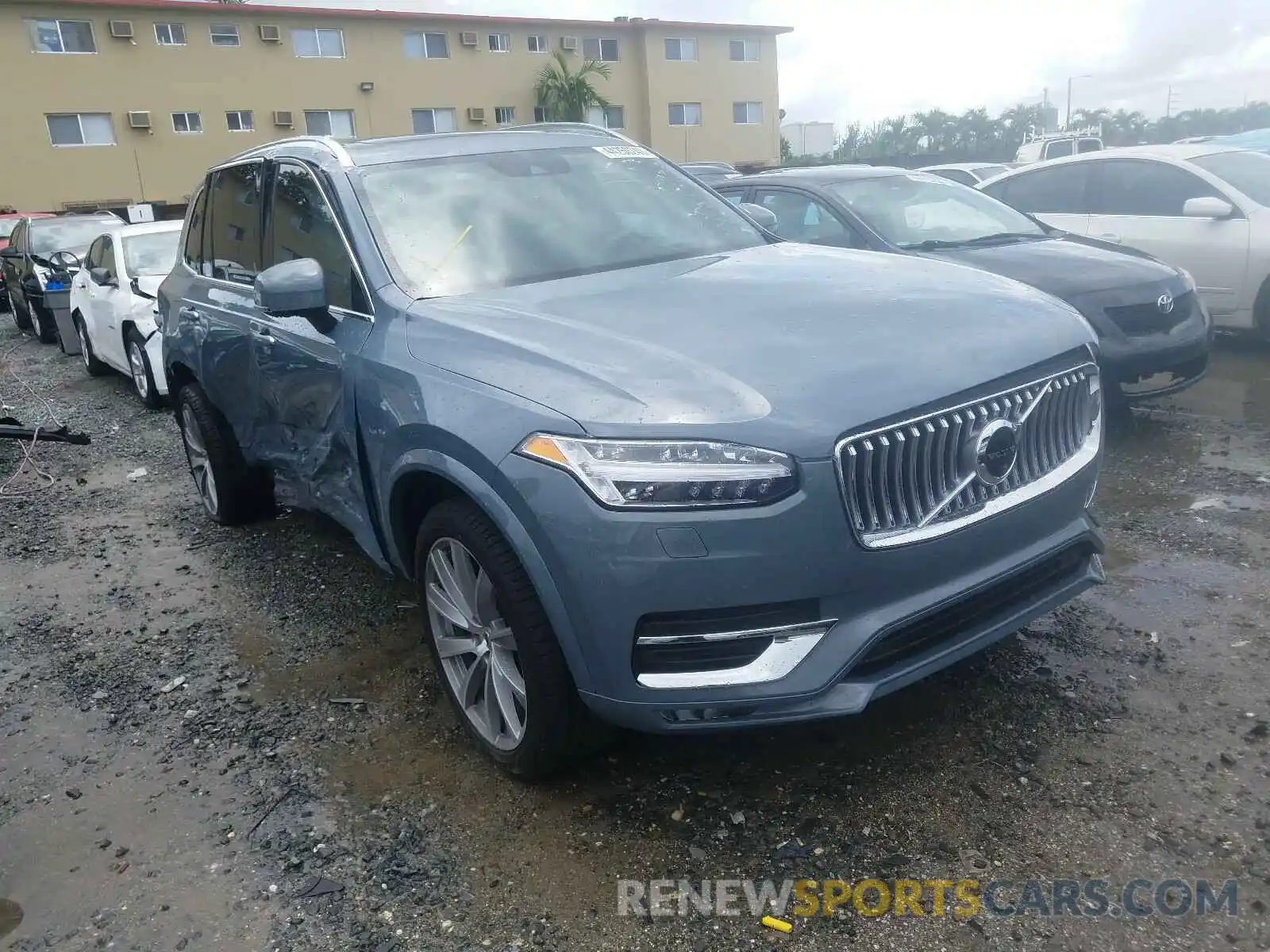 1 Photograph of a damaged car YV4A221LXL1552457 VOLVO XC90 T6 IN 2020