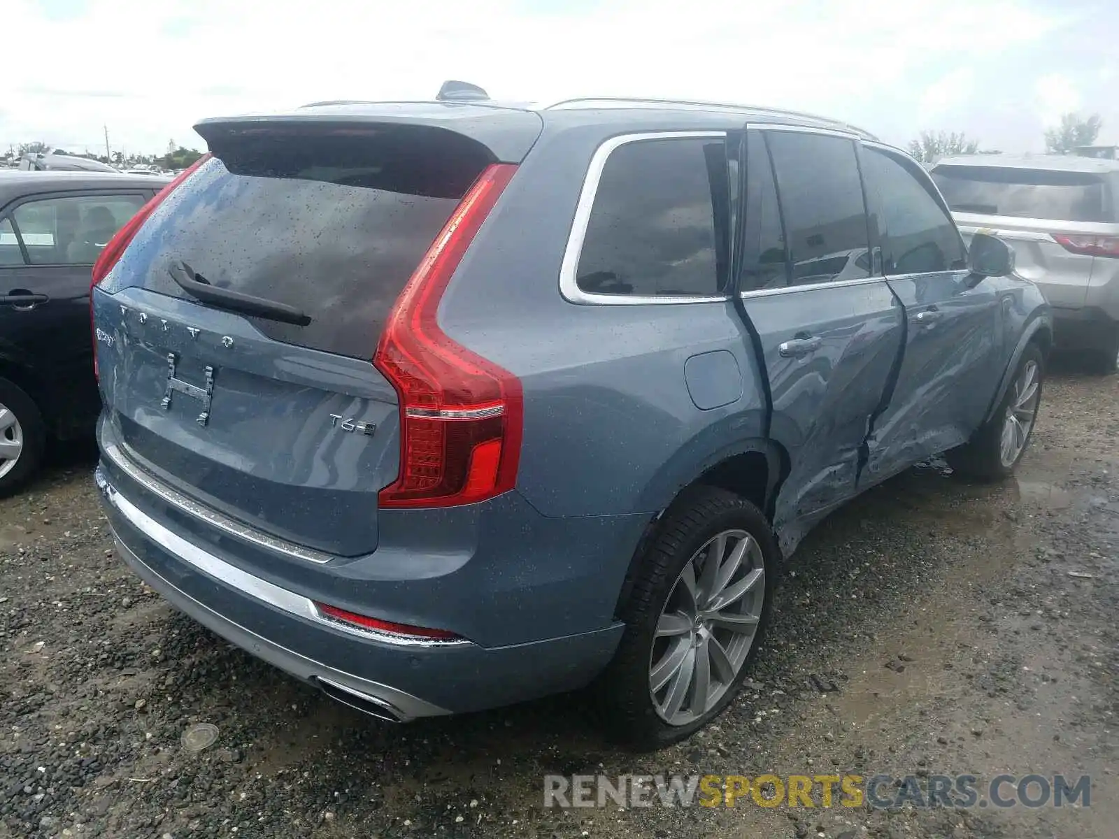 4 Photograph of a damaged car YV4A221LXL1552457 VOLVO XC90 T6 IN 2020