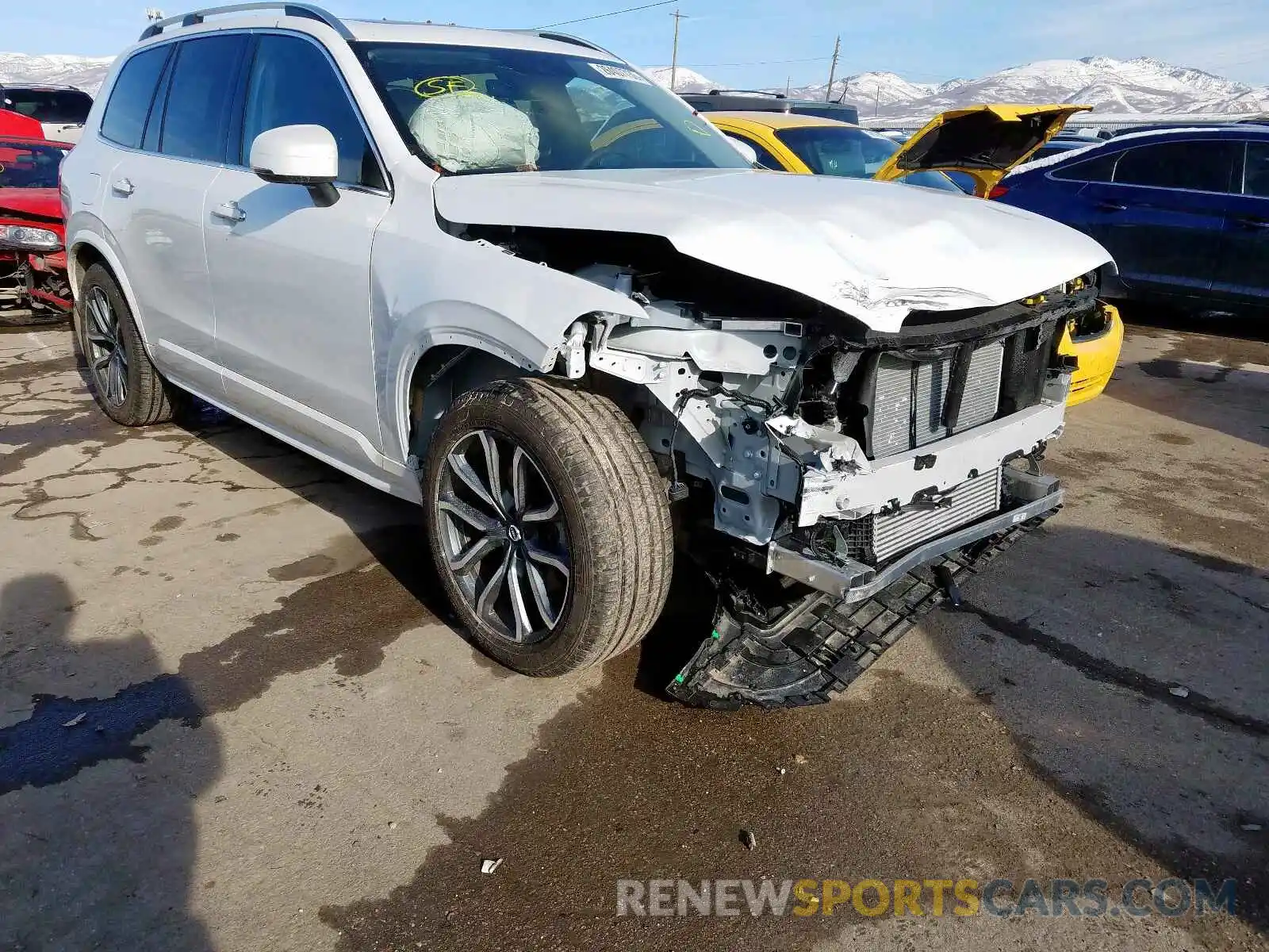 1 Фотография поврежденного автомобиля YV4A22PK1K1455242 VOLVO XC90 T6 MO 2019