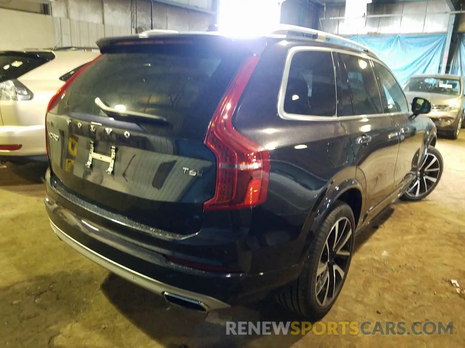 4 Фотография поврежденного автомобиля YV4A22PK8K1465556 VOLVO XC90 T6 MO 2019