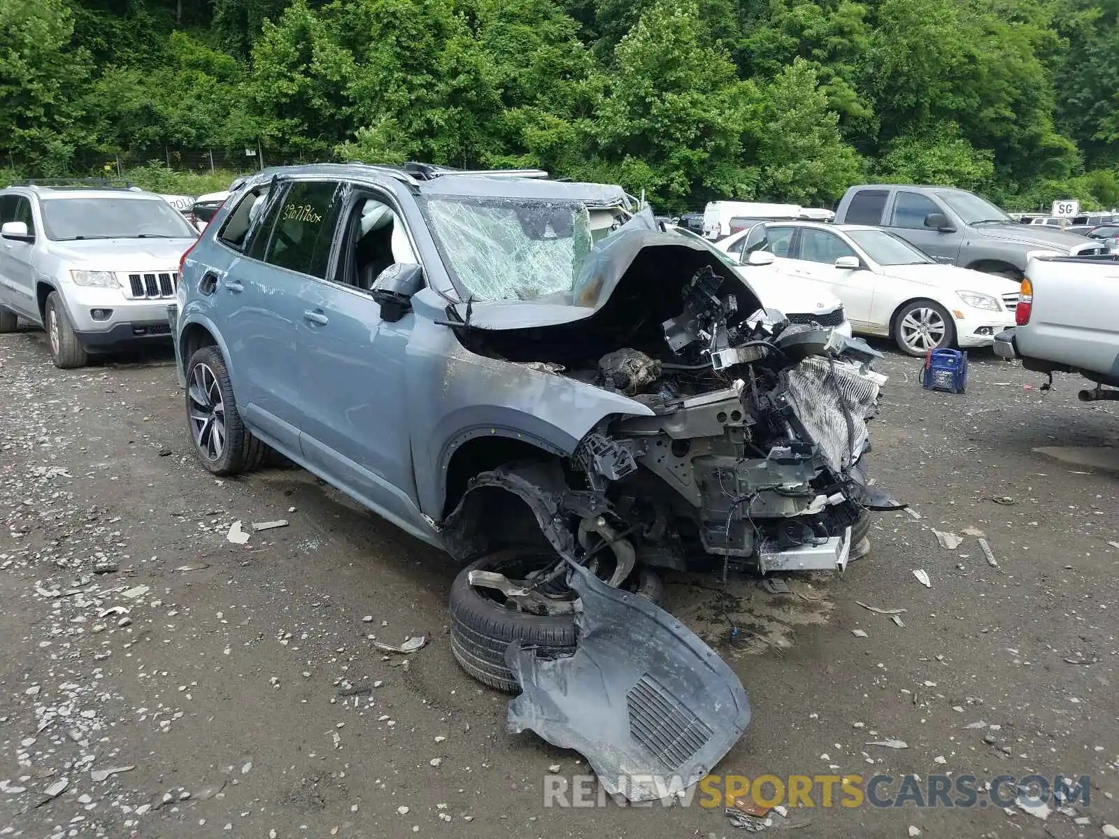 1 Фотография поврежденного автомобиля YV4A221K5L1552681 VOLVO XC90 T6 MO 2020