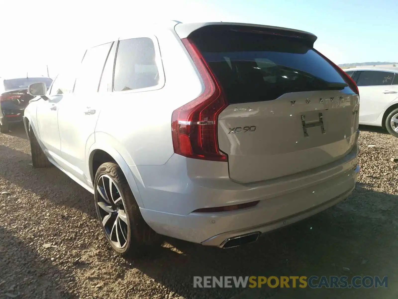 3 Photograph of a damaged car YV4A221K9L1565918 VOLVO XC90 T6 MO 2020