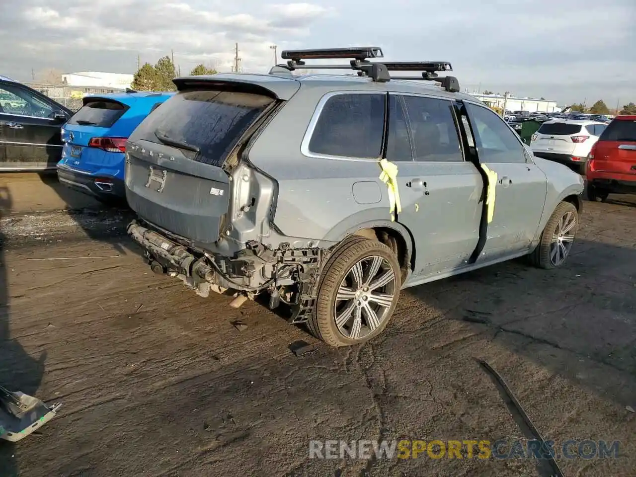 3 Photograph of a damaged car YV4BR0CL6N1817556 VOLVO XC90 T8 RE 2022