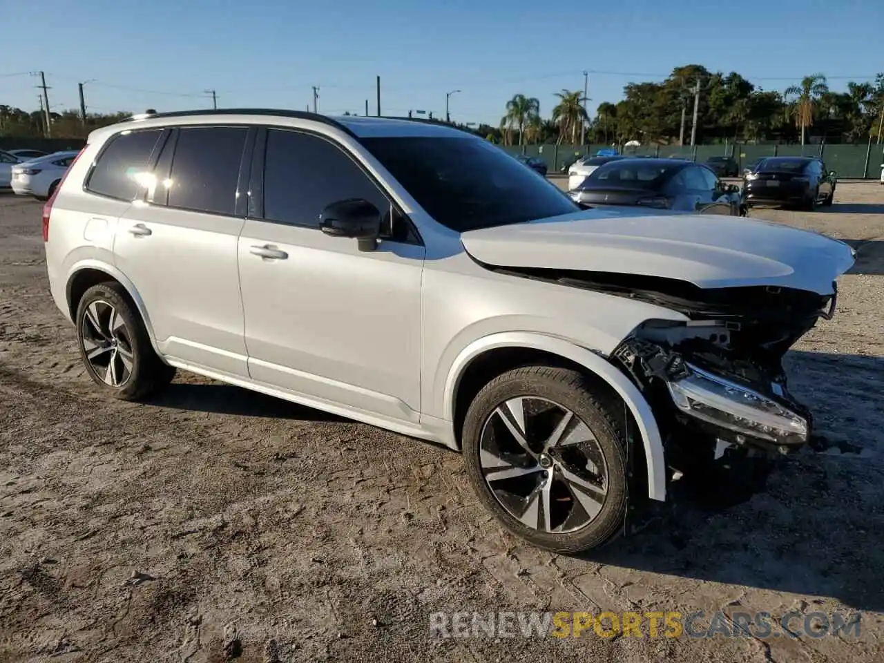 4 Photograph of a damaged car YV4H60CMXN1828183 VOLVO XC90 T8 RE 2022